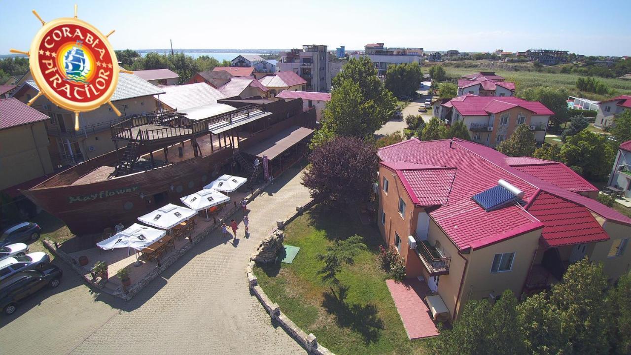 Club De Vacanta Corabia Piratilor-Mamaia Nord Нэводари Экстерьер фото