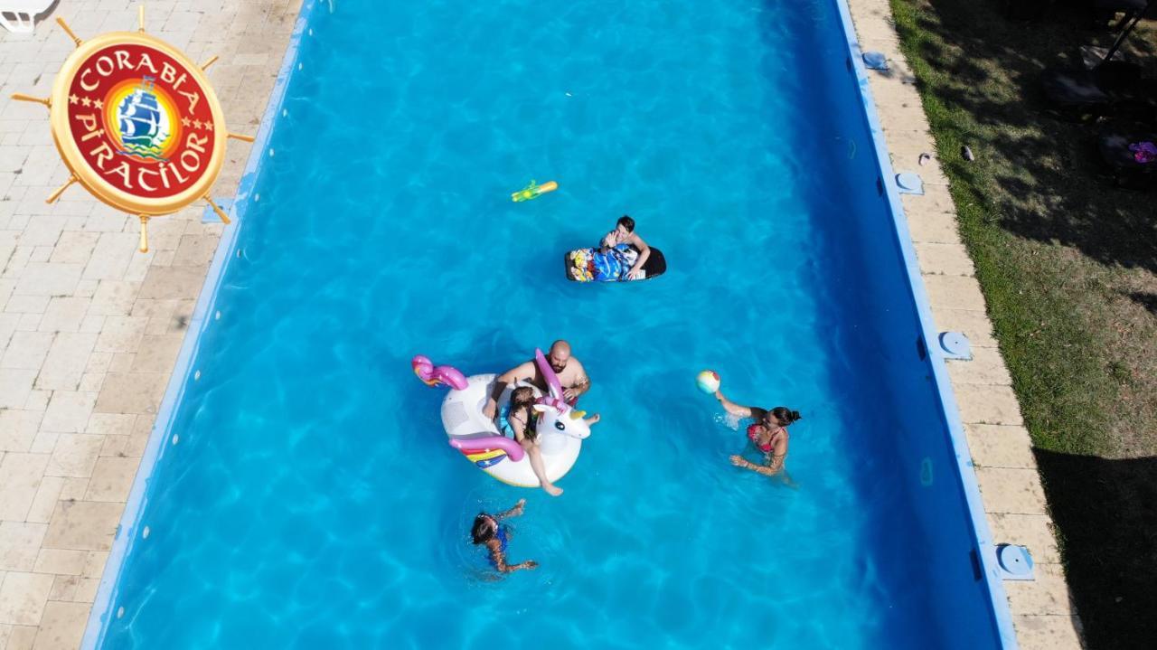 Club De Vacanta Corabia Piratilor-Mamaia Nord Нэводари Экстерьер фото