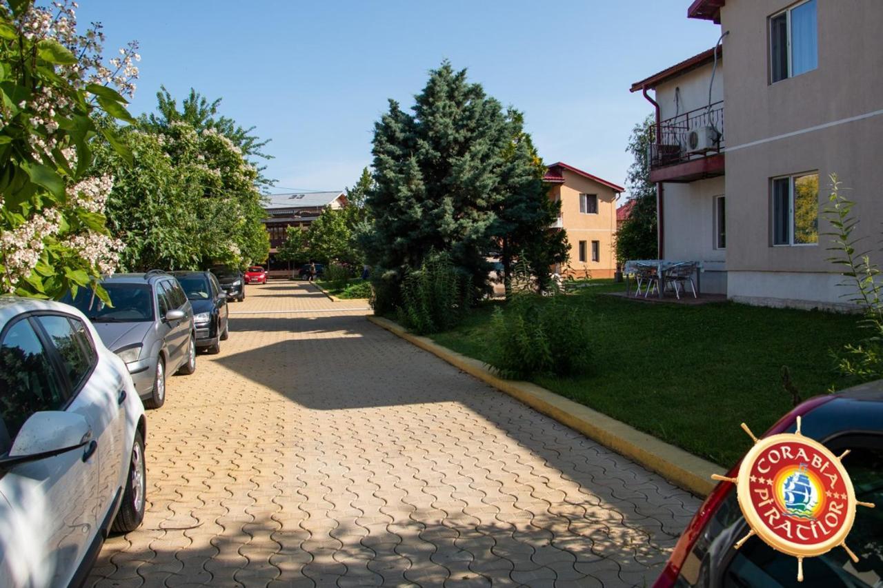 Club De Vacanta Corabia Piratilor-Mamaia Nord Нэводари Экстерьер фото