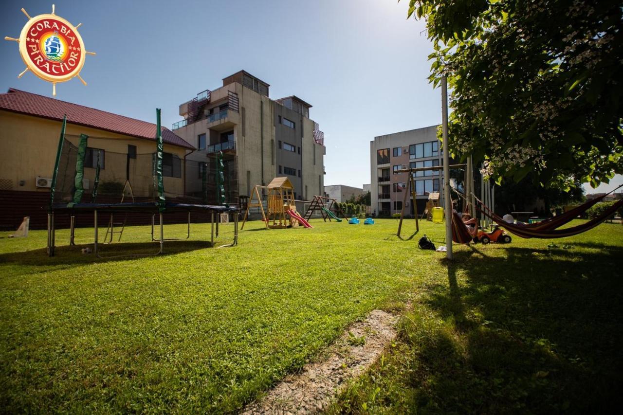 Club De Vacanta Corabia Piratilor-Mamaia Nord Нэводари Экстерьер фото