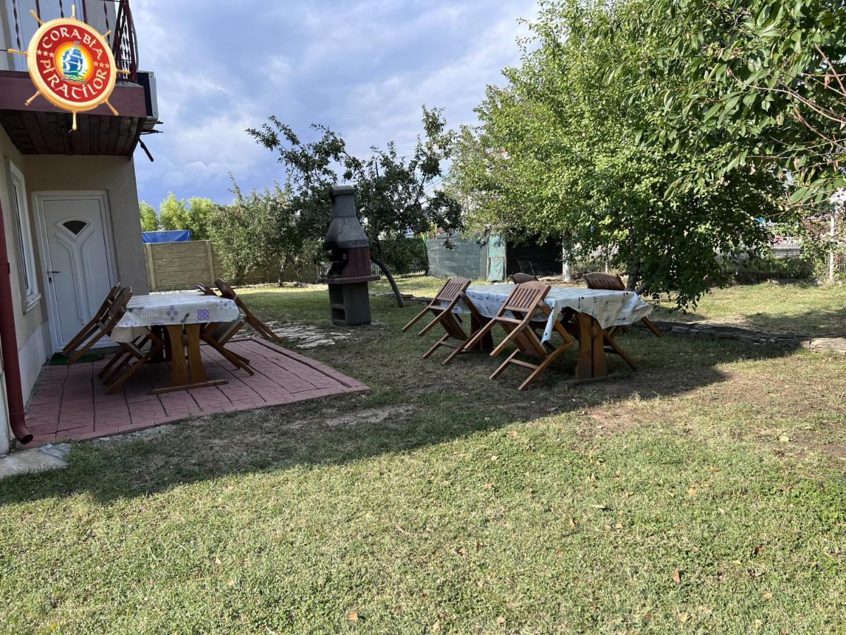 Club De Vacanta Corabia Piratilor-Mamaia Nord Нэводари Экстерьер фото