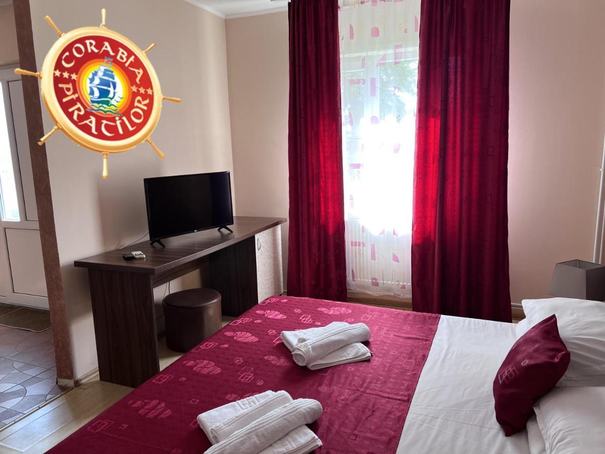 Club De Vacanta Corabia Piratilor-Mamaia Nord Нэводари Экстерьер фото