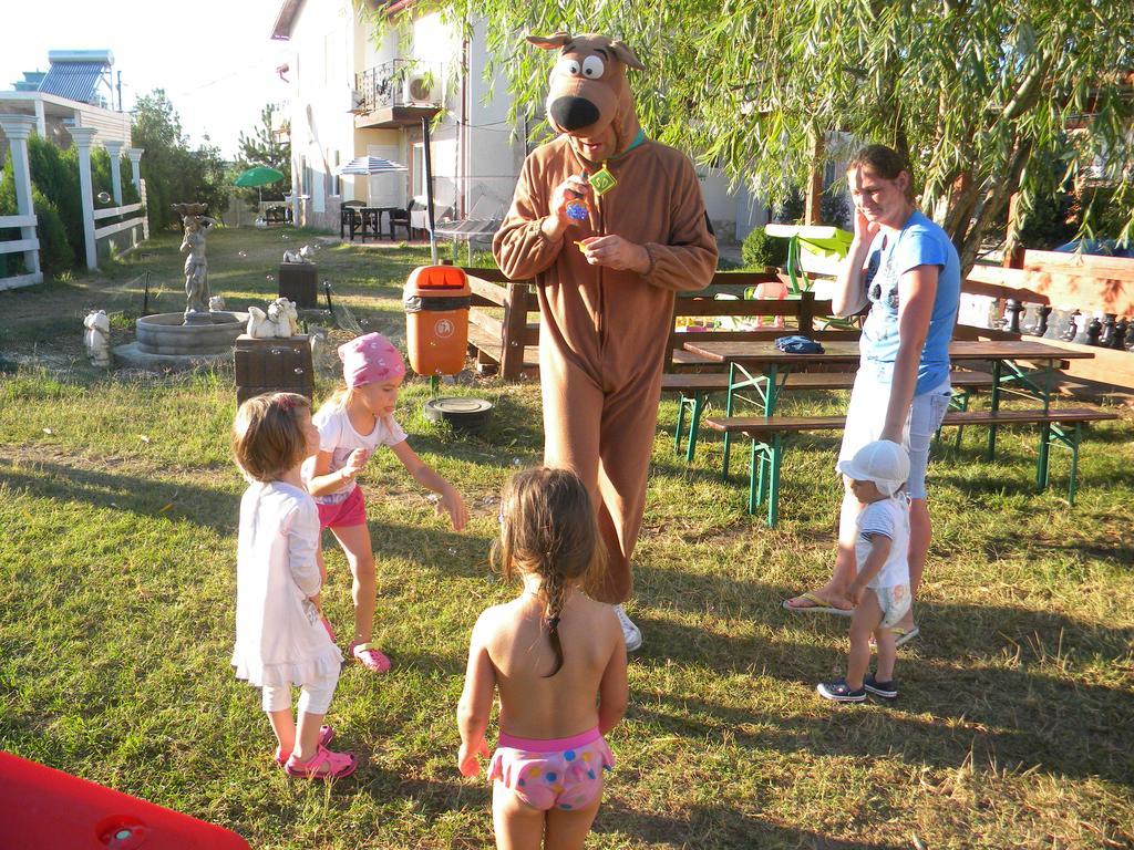 Club De Vacanta Corabia Piratilor-Mamaia Nord Нэводари Экстерьер фото