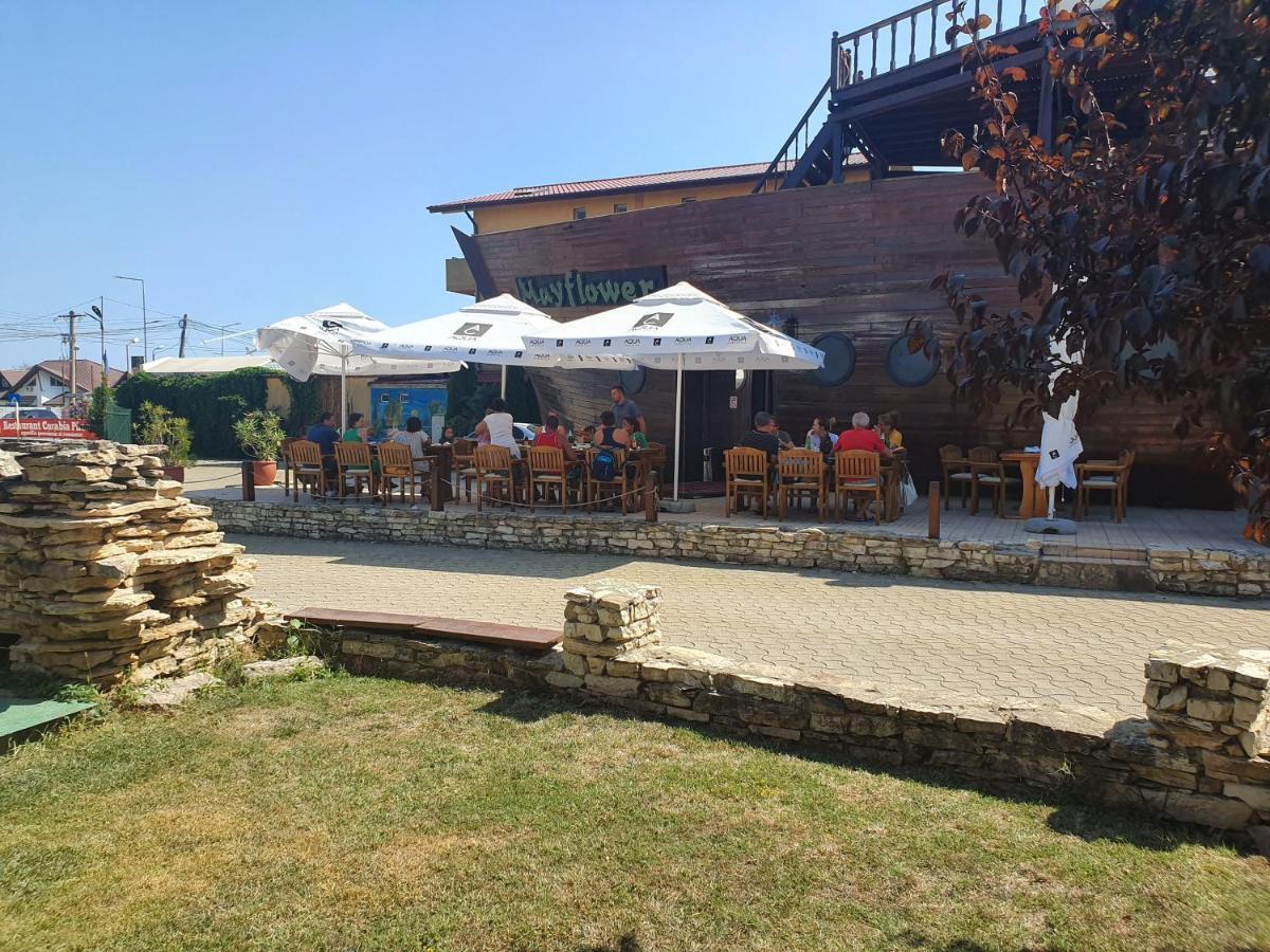Club De Vacanta Corabia Piratilor-Mamaia Nord Нэводари Экстерьер фото