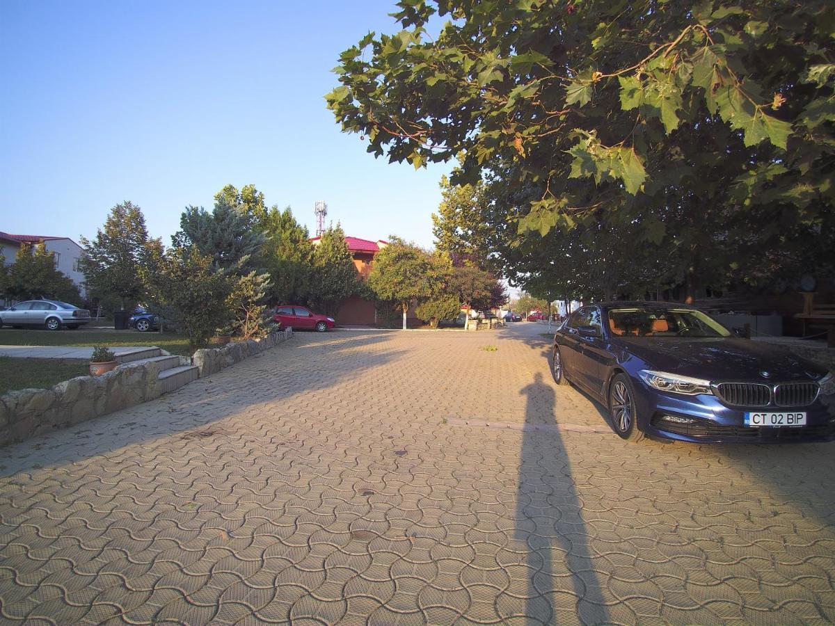 Club De Vacanta Corabia Piratilor-Mamaia Nord Нэводари Экстерьер фото